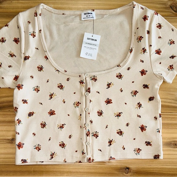 NEW Cotton On Sammie Scoop Neck Short Sleeve Crop Top Women’s size Medium NWT - Picture 6 of 12